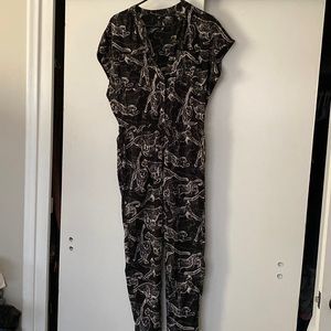 Leopard on piece jumper